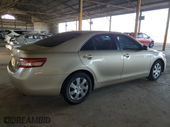 2010 Toyota Camry z VIN 4T4BF3EK7AR009664, wystawiony jako Copart lot #60933215 z przebiegiem 253 195 mil mil oraz Czysty tytuł • Clean title. Historia ofert i sprzedaży dostępna na DreamBid. Obrazek 3.