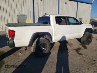 2017 Toyota Tacoma SR5 with VIN 3TMAZ5CNXHM032008, listed as a Copart auction lot 84200154 with 84,337 mi miles and Salvage Title. Bid and sale history available at carsss.com. Image 3.