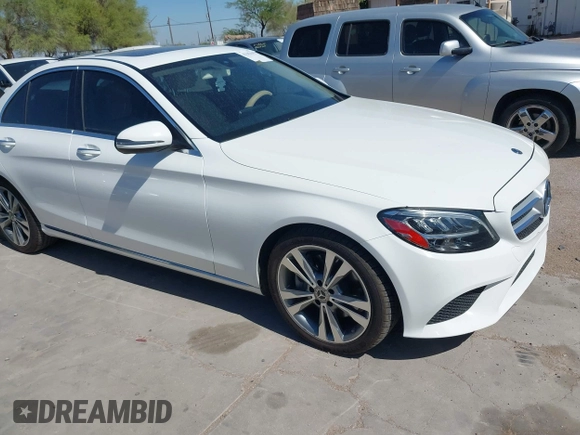 2019 Mercedes-Benz C 300 z VIN 55SWF8DBXKU298367, wystawiony jako IAAI lot #42183443 z przebiegiem 74 433 mil mil oraz . Historia ofert i sprzedaży dostępna na DreamBid. Obrazek 1.