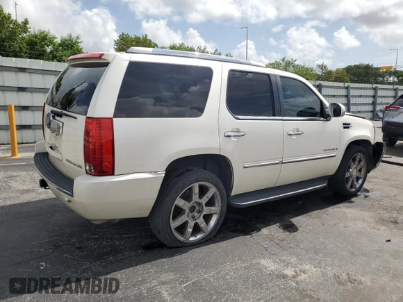2008 Cadillac Escalade z VIN 1GYEC63868R184475, wystawiony jako Copart lot #60512555 z przebiegiem 202 720 mil mil oraz Szkoda całkowita • Salvage title. Historia ofert i sprzedaży dostępna na DreamBid. Obrazek 3.
