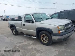 2005 Chevrolet Silverado 1500 Work Truck z VIN 1GCEK14X35Z218563, wystawiony jako IAAI lot #42475243 z przebiegiem 138 953 mil mil oraz . Historia ofert i sprzedaży dostępna na DreamBid. Obrazek 1.