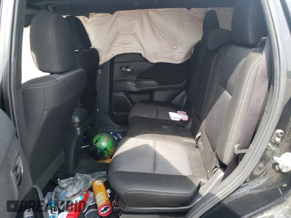 2018 Mitsubishi Outlander SE with VIN JA4AD3A36JZ054333, listed as a Copart auction lot 53289245 with 128,133 mi miles and Salvage title. Bid and sale history available at DreamBid. Image 11.