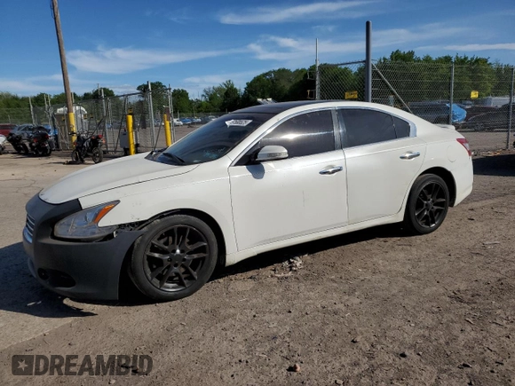 2011 Nissan Maxima SV z VIN 1N4AA5AP1BC857462, wystawiony jako Copart lot #57588525 z przebiegiem 103 476 mil mil oraz Czysty tytuł • Clean title. Historia ofert i sprzedaży dostępna na DreamBid. Obrazek 1.