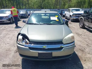 2005 Chevrolet Malibu with VIN 1G1ZS52F45F256302, listed as a IAAI auction lot 41964761 with 198,233 mi miles. Bid and sale history available at carsss.com. Image 12.