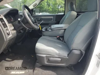 2015 Ram 1500 Express z VIN 3C6JR6AG7FG569786, wystawiony jako Copart lot #56366865 z przebiegiem Nie podano mil oraz Czysty tytuł • Clean title. Historia ofert i sprzedaży dostępna na DreamBid. Obrazek 7.