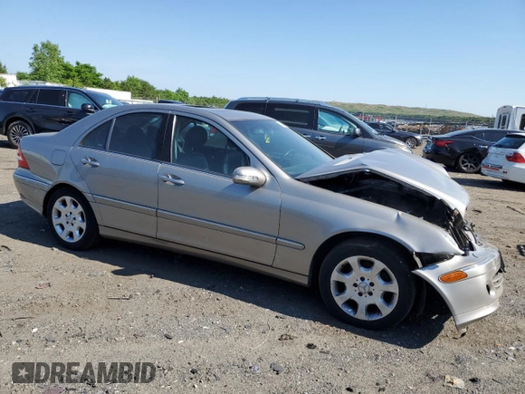2005 Mercedes-Benz C 320 с VIN WDBRF84J05F664759, выставлен на аукционе Copart как лот 56924864 с пробегом 99 694 миль миль и Списание • Salvage title. История ставок и продаж доступна на DreamBid. Изображение 4.