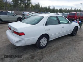 1998 Toyota Camry LE z VIN 4T1BG22K2WU225323, wystawiony jako IAAI lot #41884893 z przebiegiem 262 222 mil mil oraz . Historia ofert i sprzedaży dostępna na DreamBid. Obrazek 4.