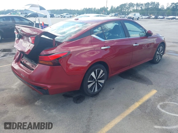 2022 Nissan Altima SV z VIN 1N4BL4DV5NN307810, wystawiony jako IAAI lot #42210773 z przebiegiem 135 459 mil mil oraz . Historia ofert i sprzedaży dostępna na DreamBid. Obrazek 4.