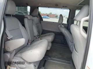 2018 Toyota Sienna XLE Auto Access Seat with VIN 5TDYZ3DC9JS960124, listed as a Copart auction lot 54828065 with 109,021 mi miles and Clean Title. Bid and sale history available at carsss.com. Image 11.
