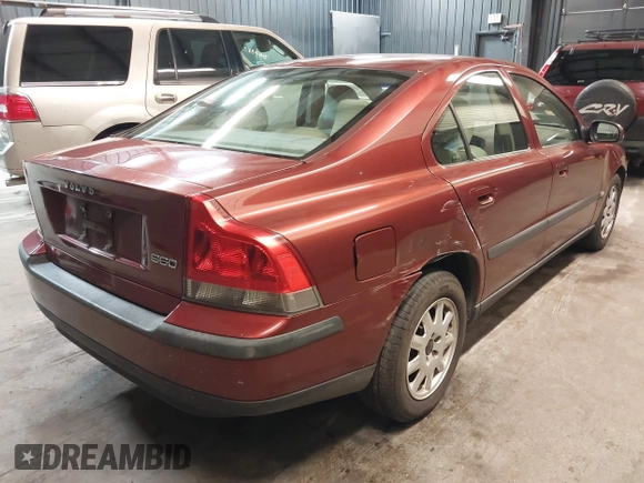 2001 Volvo S60 with VIN YV1RS61R912017817, listed as a IAAI auction lot 41981663 with 44,226 mi miles. Bid and sale history available at carsss.com. Image 4.