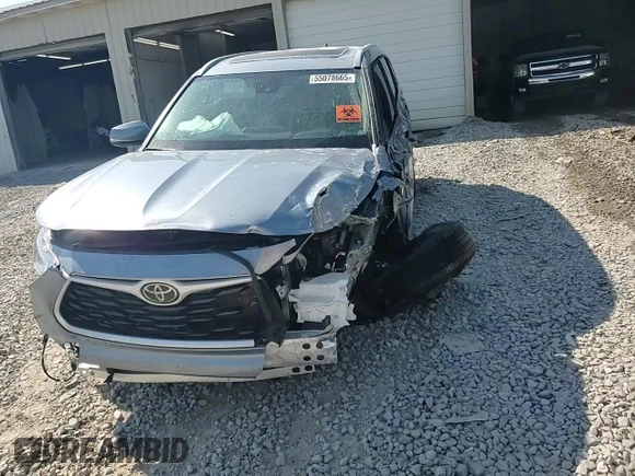 2023 Toyota Highlander L z VIN 5TDKDRAH6PS001750, wystawiony jako Copart lot #55078665 z przebiegiem 24 887 mil mil oraz Szkoda całkowita • Salvage title. Historia ofert i sprzedaży dostępna na DreamBid. Obrazek 14.