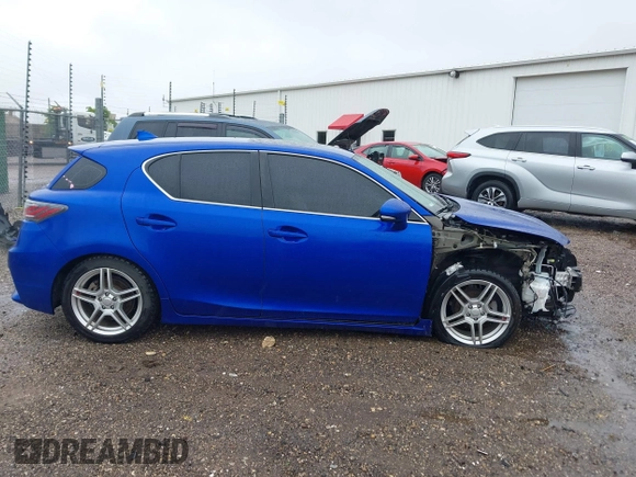 2014 Lexus CT 200h with VIN JTHKD5BH2E2178628, listed as a IAAI auction lot 42323160 with 56,281 mi miles and . Bid and sale history available at DreamBid. Image 14.