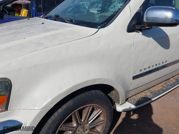 2008 Chrysler Aspen Limited with VIN 1A8HX582X8F150801, listed as a IAAI auction lot 41995303 with 272,950 mi miles. Bid and sale history available at carsss.com. Image 6.