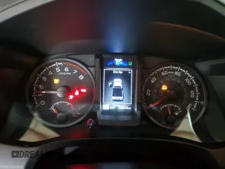 2023 Toyota Tacoma SR z VIN 3TYRX5GN3PT082674, wystawiony jako Copart lot #53476375 z przebiegiem 39 806 mil mil oraz Szkoda całkowita • Salvage title. Historia ofert i sprzedaży dostępna na DreamBid. Obrazek 9.