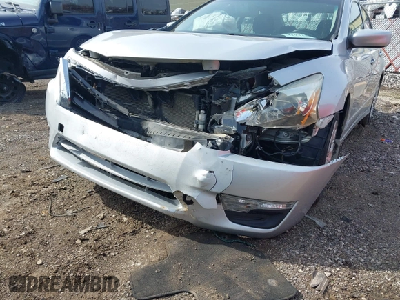 2014 Nissan Altima 2.5 S with VIN 1N4AL3AP3EC151483, listed as a IAAI auction lot 41932459 with 129,408 mi miles. Bid and sale history available at carsss.com. Image 6.