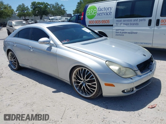 2006 Mercedes-Benz CLS-Class with VIN WDDDJ75XX6A024683, listed as a IAAI auction lot 42170096 with 1 mi miles. Bid and sale history available at carsss.com. Image 1.