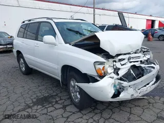 2006 Toyota Highlander w/3rd Row with VIN JTEEP21A560149531, listed as a IAAI auction lot 41812138 with 178,140 mi miles. Bid and sale history available at carsss.com. Image 1.