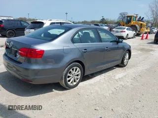 2013 Volkswagen Jetta SE z VIN 3VWDP7AJ3DM430540, wystawiony jako IAAI lot #42131097 z przebiegiem 121 838 mil mil oraz . Historia ofert i sprzedaży dostępna na DreamBid. Obrazek 4.