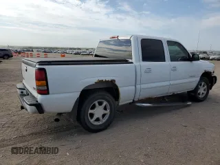 2005 GMC Sierra Denali z VIN 2GTEK63N551215749, wystawiony jako Copart lot #71357594 z przebiegiem 183 483 mil mil oraz Szkody całkowita. Historia ofert i sprzedaży dostępna na DreamBid. Obrazek 3.