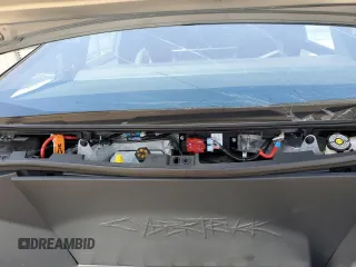 2024 Tesla Cybertruck z VIN 7G2CEHEDXRA015316, wystawiony jako Copart lot #64463034 z przebiegiem 1818 mil mil oraz Szkody całkowita. Historia ofert i sprzedaży dostępna na DreamBid. Obrazek 11.
