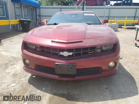 2010 Chevrolet Camaro 2SS z VIN 2G1FK1EJ9A9166335, wystawiony jako Copart lot #54529445 z przebiegiem 75 407 mil mil oraz Szkody całkowita. Historia ofert i sprzedaży dostępna na DreamBid. Obrazek 5.