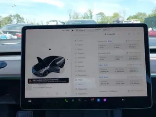 2023 Tesla Model 3 с VIN 5YJ3E1EA3PF686679, выставлен на аукционе IAAI как лот 42240380 с пробегом 20 512 миль миль и . История ставок и продаж доступна на DreamBid. Изображение 17.