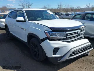 2022 Volkswagen Atlas Cross Sport 3.6L V6 SE w/Technology with VIN 1V2JE2CAXNC211975, listed as a IAAI auction lot 41668404 with 17,983 mi miles. Bid and sale history available at carsss.com. Image 1.