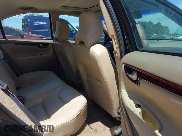 2004 Volvo S60 с VIN YV1RS61T642386215, выставлен на аукционе IAAI как лот 42316402 с пробегом 204 756 миль миль и . История ставок и продаж доступна на DreamBid. Изображение 8.