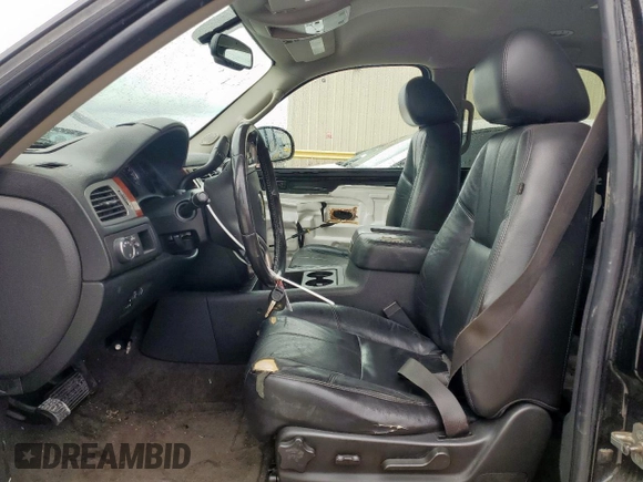 2011 Chevrolet Tahoe LT z VIN 1GNSCBE07BR102826, wystawiony jako Copart lot #54546765 z przebiegiem 234 000 mil mil oraz Szkoda całkowita • Salvage title. Historia ofert i sprzedaży dostępna na DreamBid. Obrazek 7.