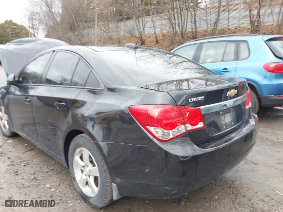 2015 Chevrolet Cruze LS with VIN 1G1PA5SG8F7280830, listed as a IAAI auction lot 41711433 with 87,715 mi miles. Bid and sale history available at carsss.com. Image 12.