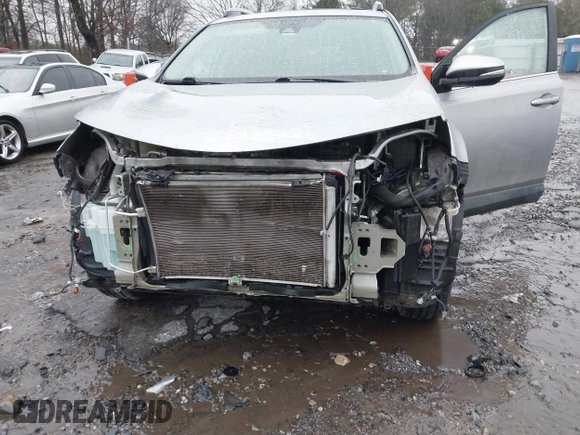 2018 Toyota RAV4 XLE with VIN 2T3RFREV2JW717351, listed as a IAAI auction lot 41576522 with 147,116 mi miles. Bid and sale history available at carsss.com. Image 6.