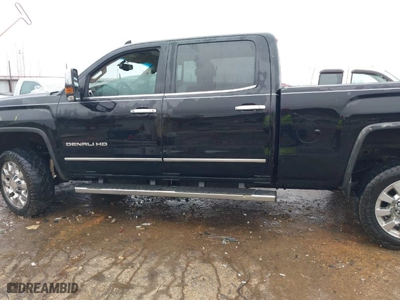 2015 GMC Sierra 2500HD available WiFi Denali with VIN 1GT120E87FF629967, listed as a IAAI auction lot 41466177 with NaN miles. Bid and sale history available at carsss.com. Image 14.