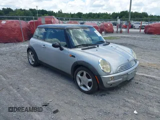 2002 MINI Hardtop z VIN WMWRC33432TE11649, wystawiony jako IAAI lot #42583224 z przebiegiem 114 339 mil mil oraz . Historia ofert i sprzedaży dostępna na DreamBid. Obrazek 1.