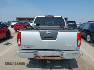 2011 Nissan Frontier Pro-4X с VIN 1N6AD0EV0BC415542, выставлен на аукционе IAAI как лот 42455036 с пробегом 153 099 миль миль и . История ставок и продаж доступна на DreamBid. Изображение 16.