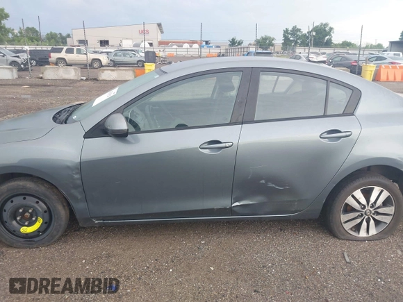 2013 Mazda 3 i SV z VIN JM1BL1TG9D1732559, wystawiony jako IAAI lot #42531526 z przebiegiem 207 132 mil mil oraz . Historia ofert i sprzedaży dostępna na DreamBid. Obrazek 13.