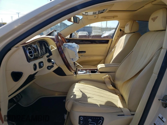 2014 Bentley Flying Spur z VIN SCBEC9ZAXEC095785, wystawiony jako Copart lot #46089425 z przebiegiem 23 435 mil mil oraz Szkody całkowita. Historia ofert i sprzedaży dostępna na DreamBid. Obrazek 7.