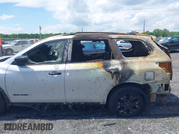 2020 Nissan Pathfinder SV с VIN 5N1DR2BM7LC638599, выставлен на аукционе IAAI как лот 42225304 с пробегом 8 миль миль и . История ставок и продаж доступна на DreamBid. Изображение 6.