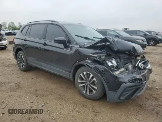 2022 Volkswagen Tiguan S z VIN 3VV0B7AX9NM058029, wystawiony jako Copart lot #57146035 z przebiegiem 40 070 mil mil oraz Szkoda całkowita • Salvage title. Historia ofert i sprzedaży dostępna na DreamBid. Obrazek 4.