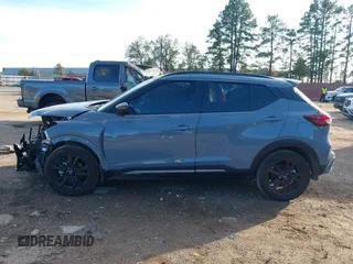 2024 Nissan Kicks SR with VIN 3N1CP5DV9RL479629, listed as a IAAI auction lot 41025530 with 9,915 mi miles. Bid and sale history available at carsss.com. Image 14.