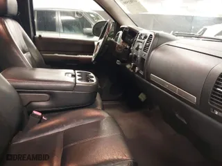 2007 Chevrolet Silverado 1500 LT w/1LT with VIN 1GCEK19C17Z553328, listed as a IAAI auction lot 41981500 with NaN miles. Bid and sale history available at carsss.com. Image 5.