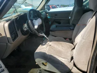 2001 Chevrolet Silverado 1500 LS with VIN 1GCEC19V01E169893, listed as a Copart auction lot 48826955 with 147,722 mi miles and Salvage Title. Bid and sale history available at DreamBid. Image 7.