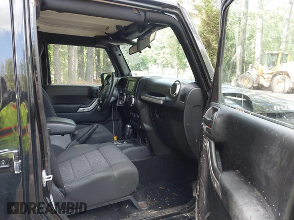 2012 Jeep Wrangler Unlimited Call of Duty MW3 with VIN 1C4BJWFG5CL103267, listed as a IAAI auction lot 42334345 with 135,324 mi miles and . Bid and sale history available at DreamBid. Image 5.