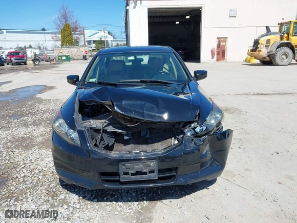 2011 Honda Accord Sdn SE with VIN 1HGCP2F68BA137945, listed as a IAAI auction lot 42032613 with 172,331 mi miles. Bid and sale history available at carsss.com. Image 12.