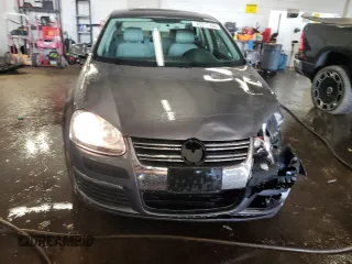 2006 Volkswagen Jetta 2.5L with VIN 3VWSF71K16M790850, listed as a Copart auction lot 85517484 with 117,423 mi miles and Salvage title. Bid and sale history available at DreamBid. Image 5.