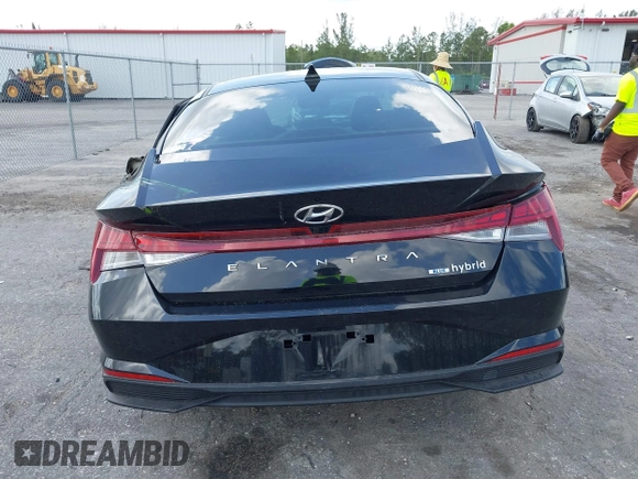 2023 Hyundai Elantra Blue z VIN KMHLM4AJ8PU043144, wystawiony jako IAAI lot #42357892 z przebiegiem 46 026 mil mil oraz . Historia ofert i sprzedaży dostępna na DreamBid. Obrazek 17.
