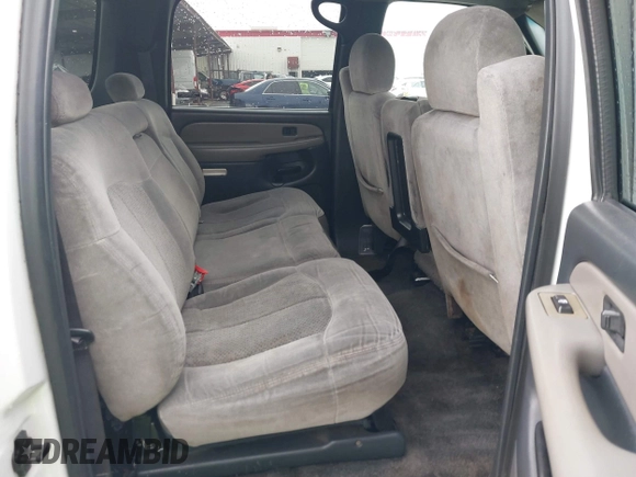 2001 Chevrolet Suburban LS with VIN 3GNEC16T21G209183, listed as a IAAI auction lot 41503236 with 216,462 mi miles. Bid and sale history available at carsss.com. Image 8.