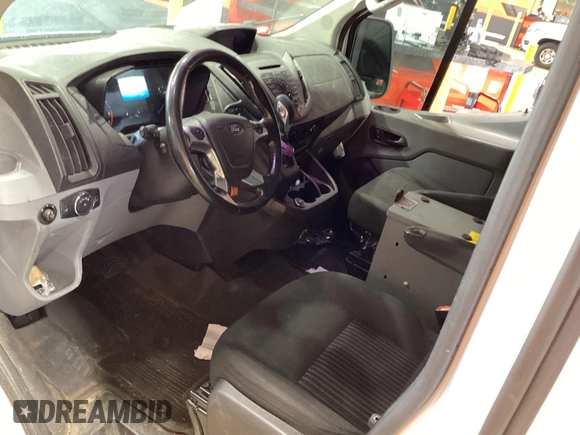 2019 Ford Transit z VIN 1FTYR1YGXKKA54025, wystawiony jako IAAI lot #42650341 z przebiegiem 129 672 mil mil oraz . Historia ofert i sprzedaży dostępna na DreamBid. Obrazek 12.