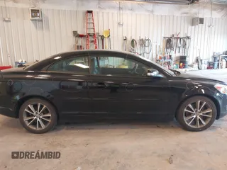 2012 Volvo C70 T5 с VIN YV1672MC7CJ123101, выставлен на аукционе IAAI как лот 42226954 с пробегом 91 870 миль миль и . История ставок и продаж доступна на DreamBid. Изображение 14.
