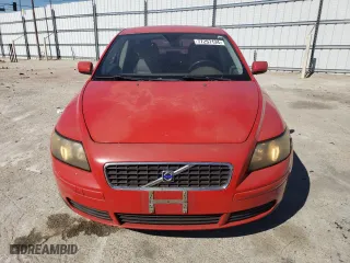 2005 Volvo V50 with VIN YV1MW390452052760, listed as a Copart auction lot 77257134 with 121,335 mi miles and Clean Title. Bid and sale history available at carsss.com. Image 5.
