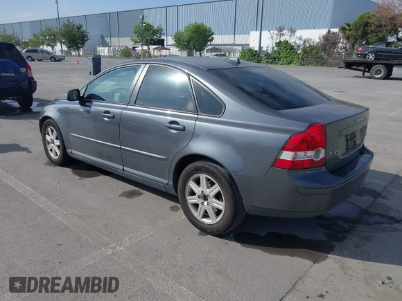 2007 Volvo S40 2.4L with VIN YV1MS390X72262259, listed as a IAAI auction lot 42092033 with 103,153 mi miles. Bid and sale history available at carsss.com. Image 3.